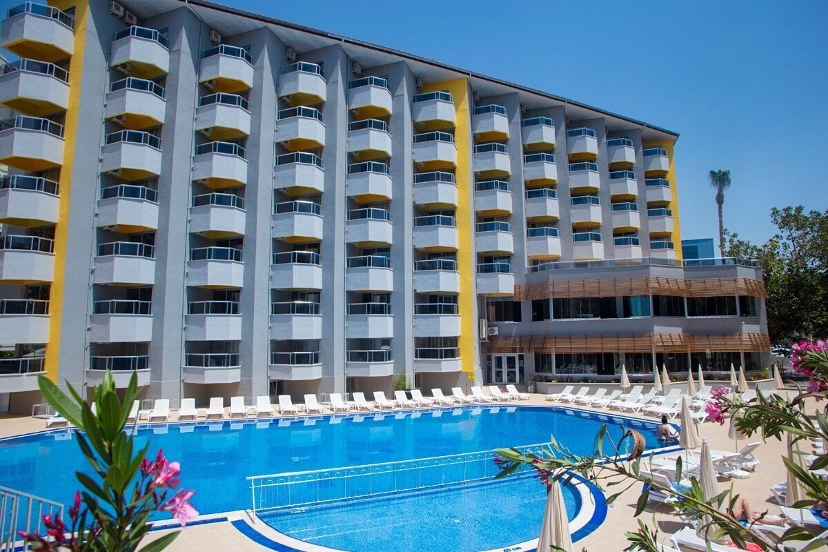 Отель Grand Astor 4*